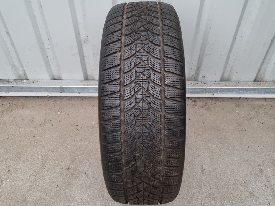 Opona używana 1szt. 235/55/19 Dunlop Winter Sport 5 SUV / 8mm