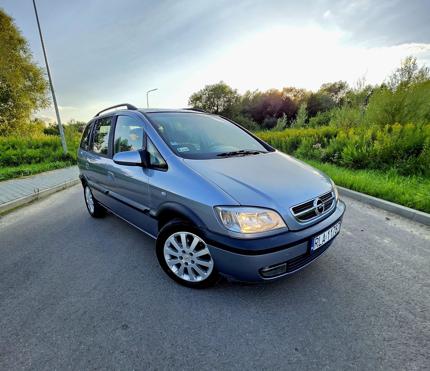 Opel Zafira 2.0 dti 7.os polift klimatronik