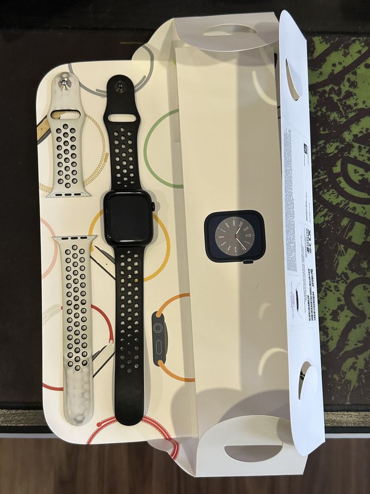 Apple Watch 8 Wi-Fi + Cellular