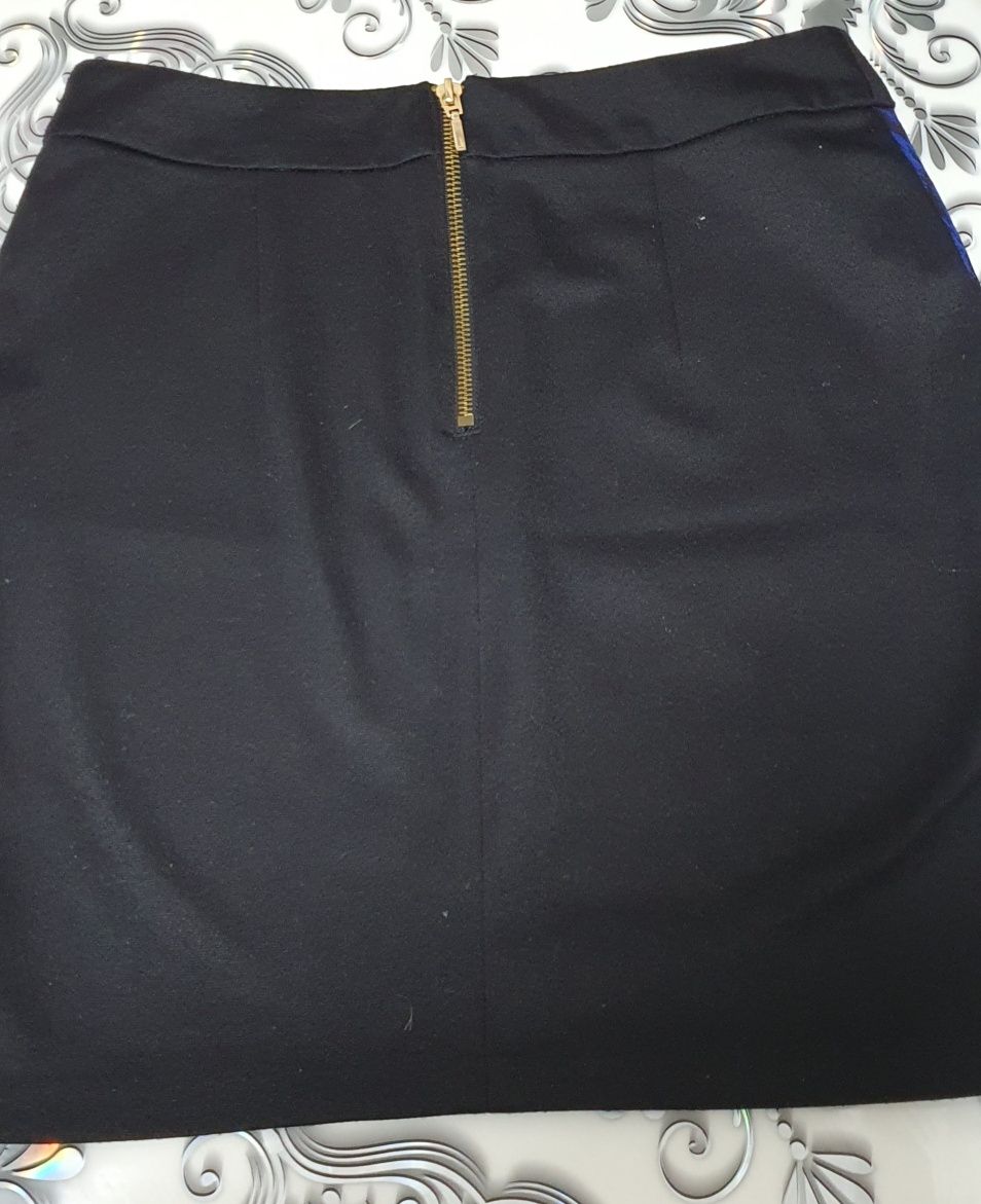 Продам женские юбки новые