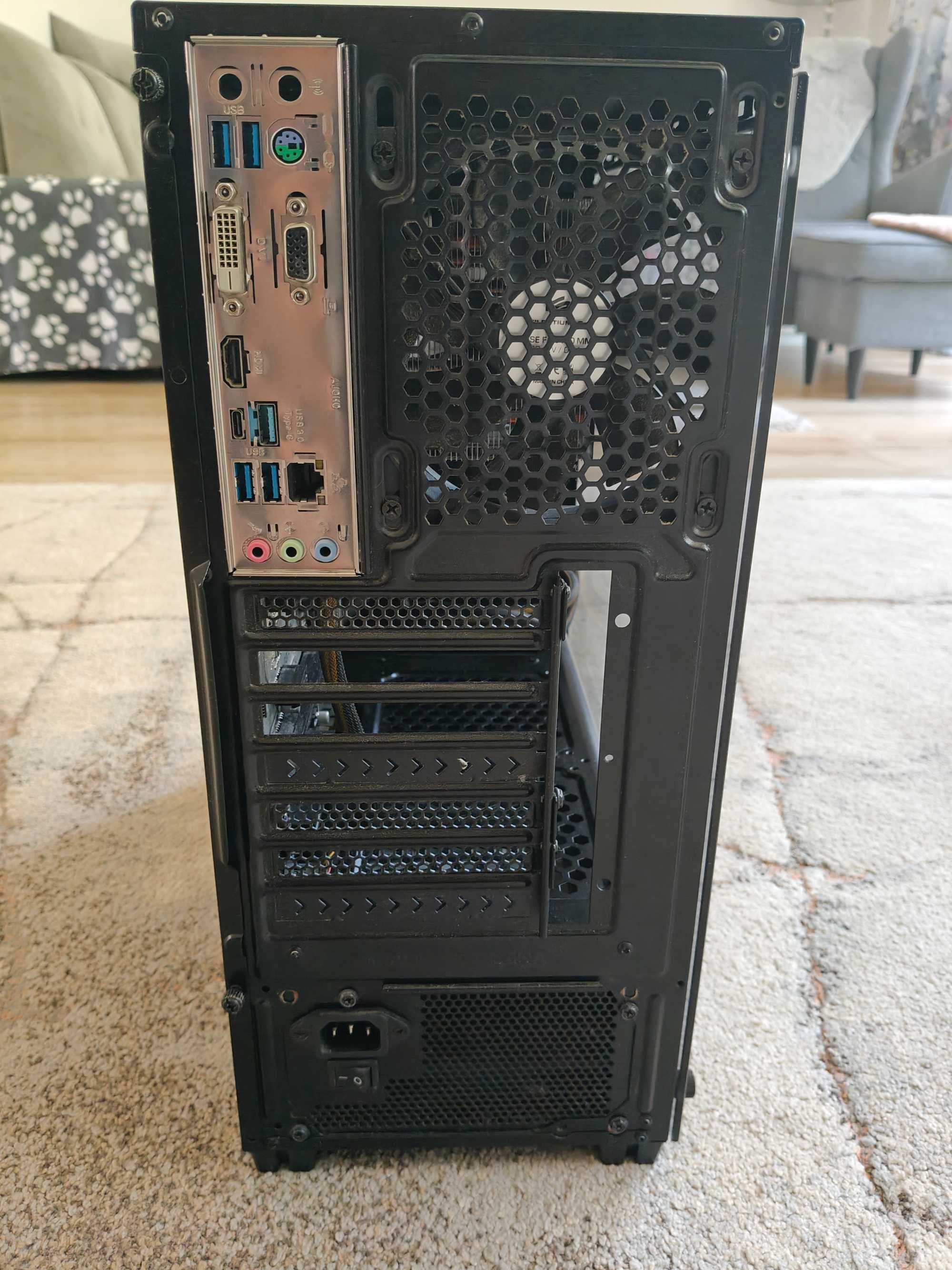 Komputer ,INTEL CORE I5 , 64gb DDR ram Bez Karty graficznej Bez dysku.