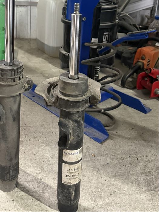 Стойки BMW F30 Sachs полностью рабочие без нареканий