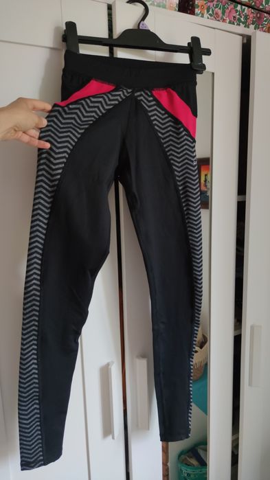 Sportowe legginsy, sexi, rozm. XXS, profilujące i eksponujące pośladki