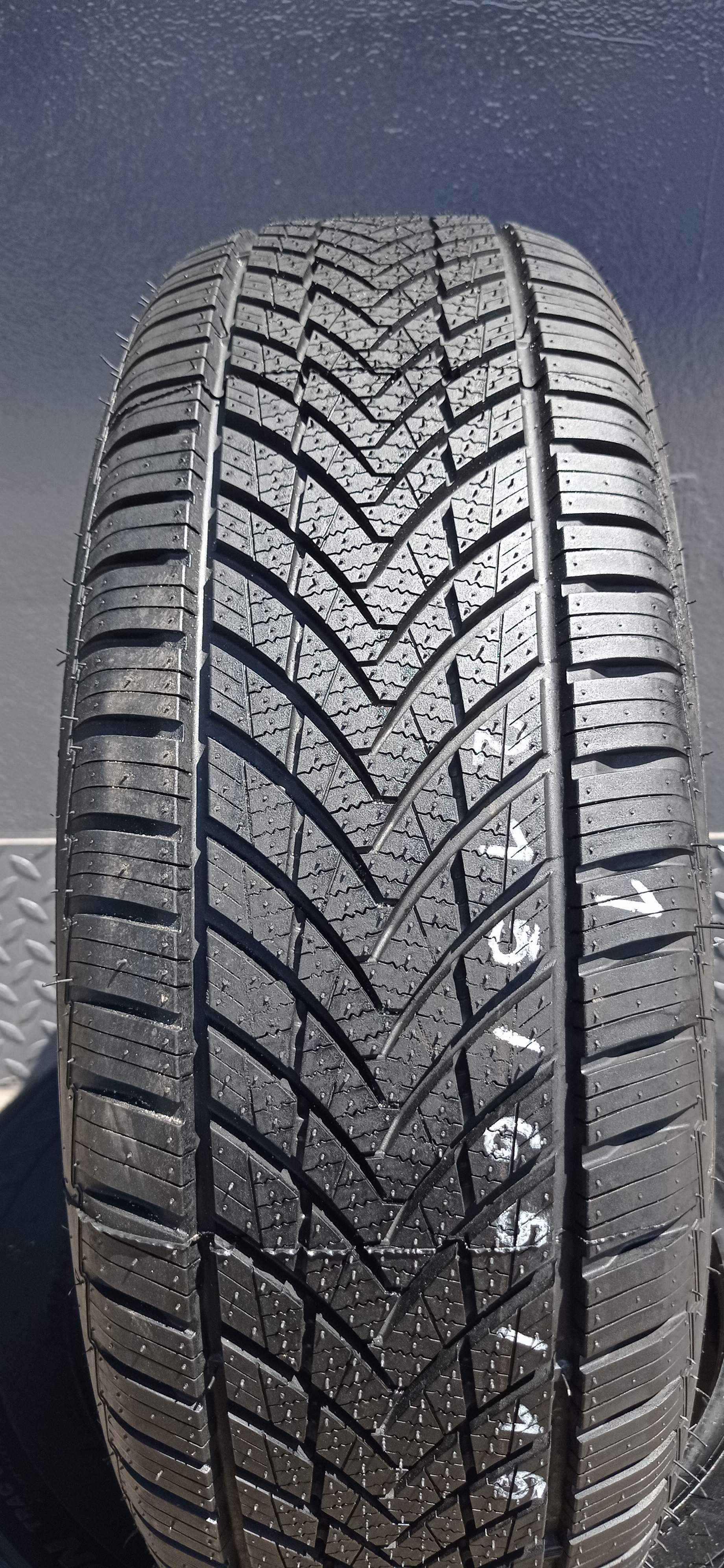 2x 215/65R15 TRACMAX ALL SEASON całoroczne 2020r 7,5 mm