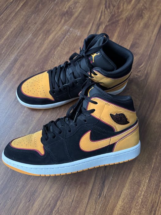 Nike Air Jordan Air 1 Mid Black/Orange