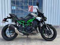 [Motociclo de Serviço] Kawasaki Z900 de 2025