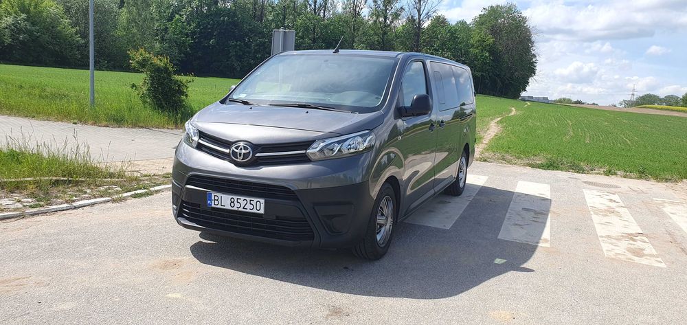 Wynajem busa 9-cio osobowego