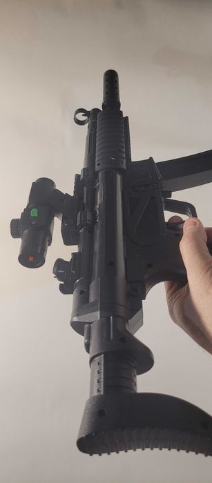 Детский игрушечный автомат.