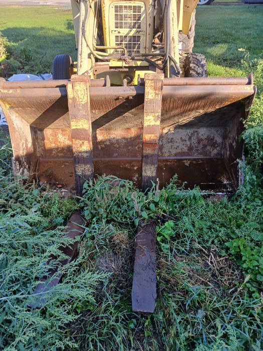 Ostrówek k 162 koparko ładowarka