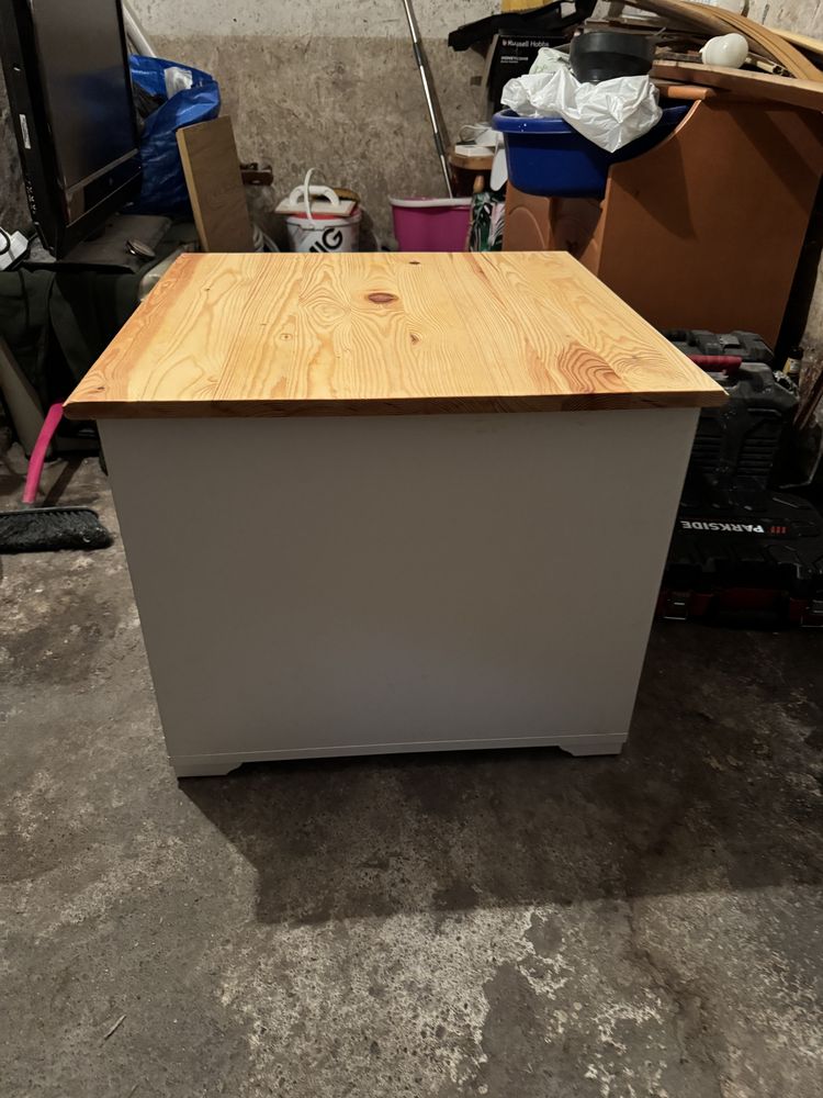 Stolik kawowy Ikea Skruvby