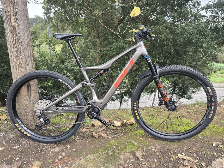 Bh eletrica bem equipada impecavel