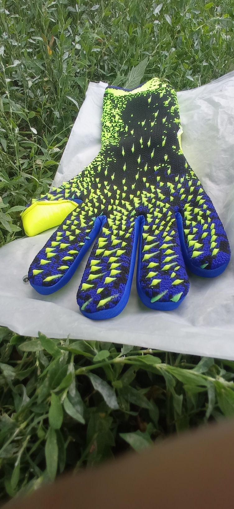 Нові вротарські перчатки Adidas Predator АДІДАС ПРЕДАТОР