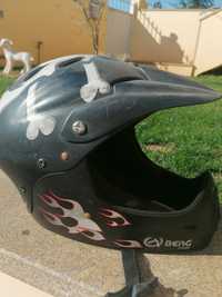 Capacete Downwill