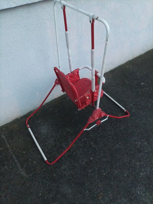 Дитяча гойдалка для дітей до 1 року.