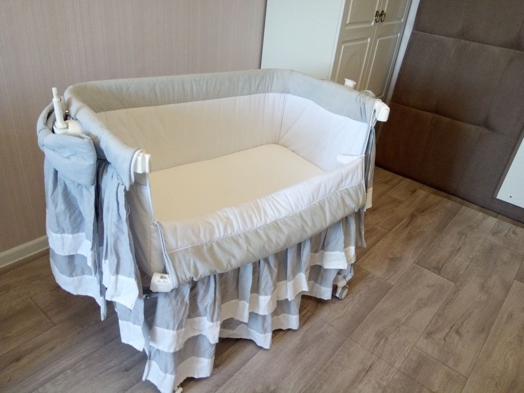 Приставне ліжечко люлька Італія cam cullami luxe.Приставная колыбель.