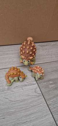 Figurki dinozaury zabawki