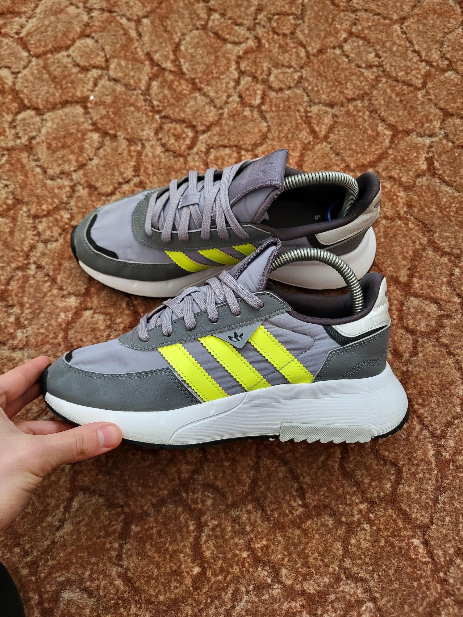 Оригинальные женские кроссовки Adidas Retropy