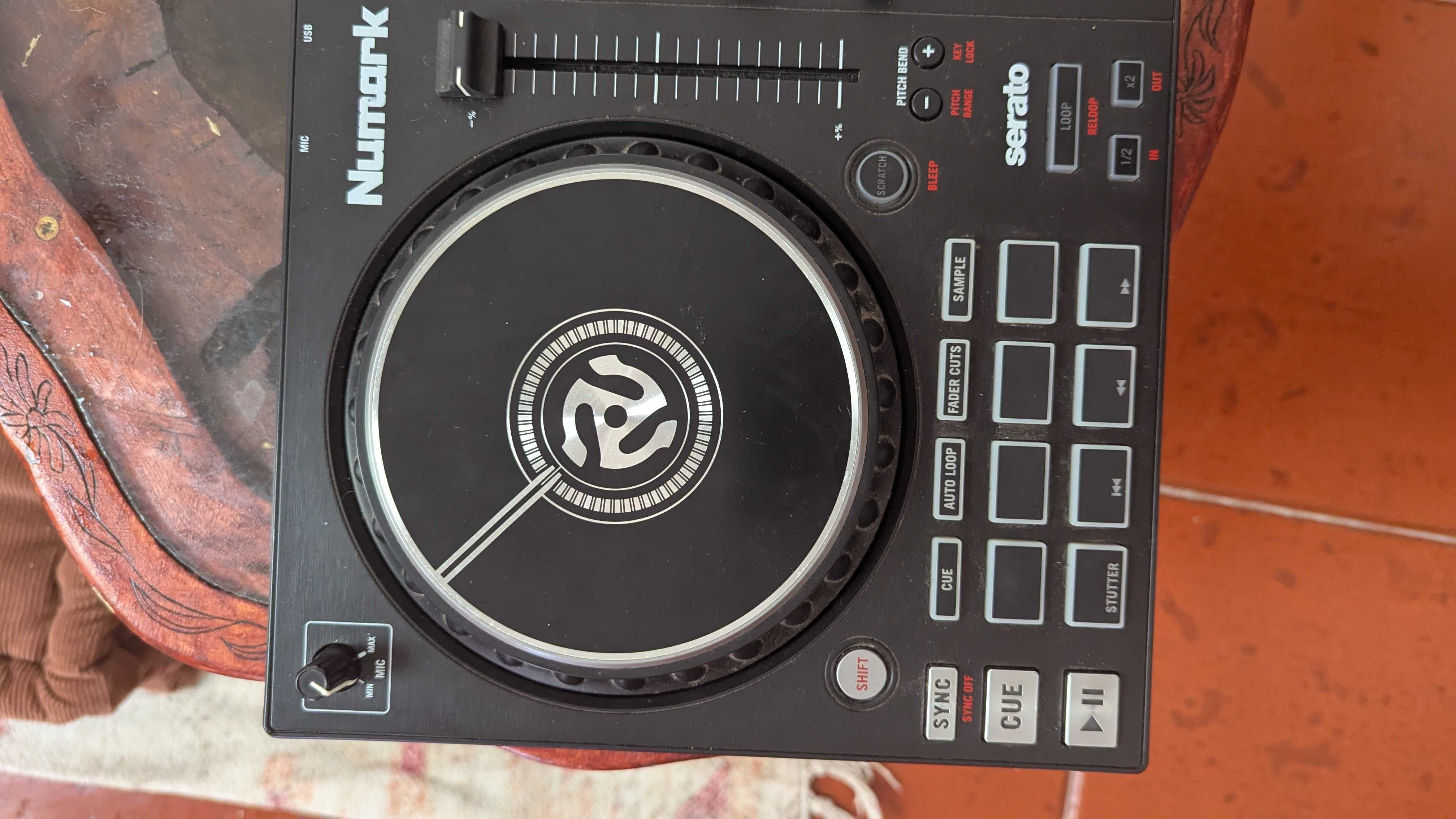 Numark Mixtrack Pro FX