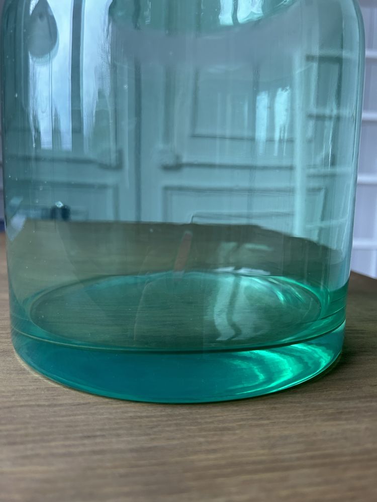 Wazon z zielonego szkła, zielony wazon Miloo Home.