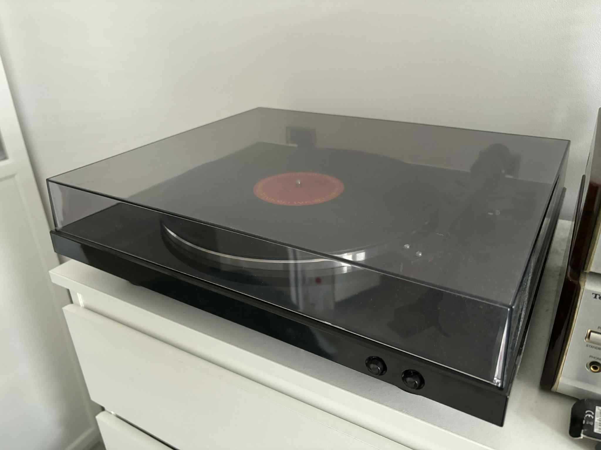 Gramofon Denon DP-300F z wkładką Ortofon 2m Red