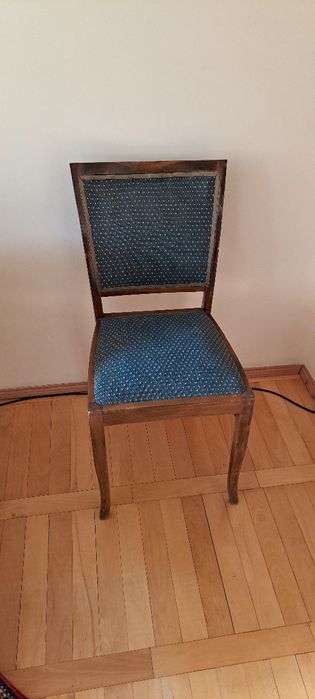 Krzesła pokojowe drewniane tapicerowane