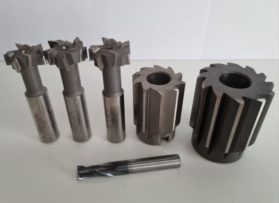 Zestaw Frezy/ Rozwiertaki/ Frezy teowe Dolfamex/G25