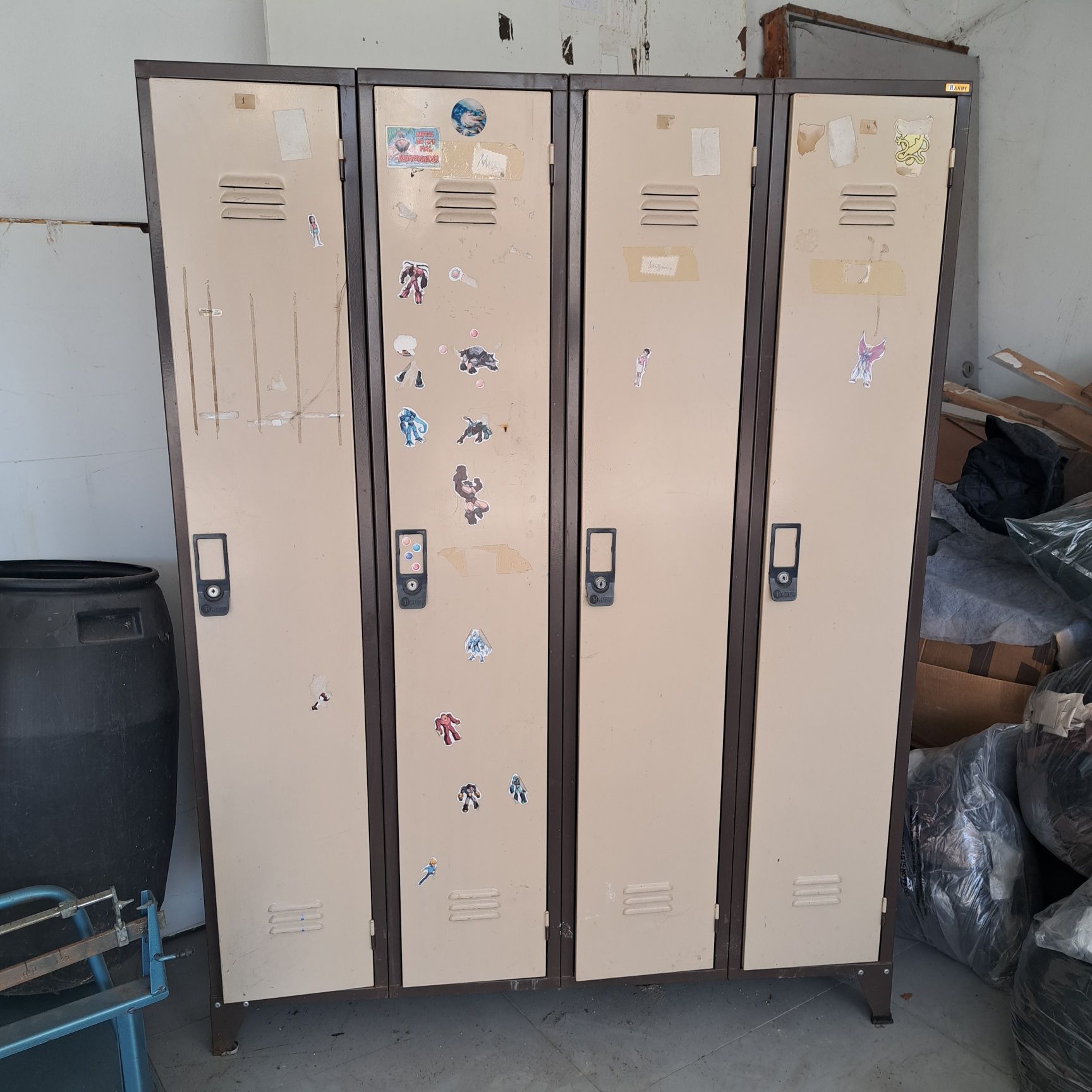 Cacifo metalico medidas 1.50 altura largura 50 cmm comprimento  1.20 c