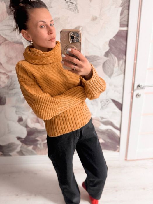 Светр під горло теплий