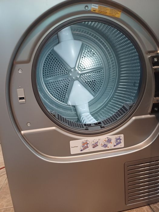 Kondensacyjna suszarka do ubrań Whirlpool z pompą ciepła 9 kg
