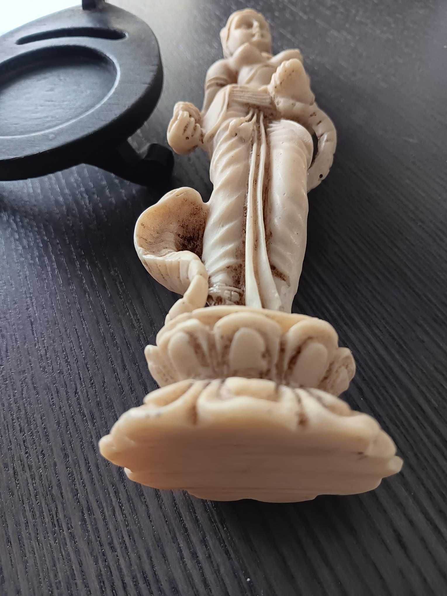 Estátua indiana, divindade hindu, deusa com serpente em resina anos 90