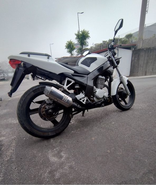 • Daelim Roadwin 125 FI → 2015