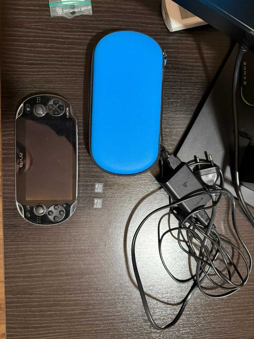 PS Vita Preta C/ Cartão de Memória de 32GB [Jailbreak]