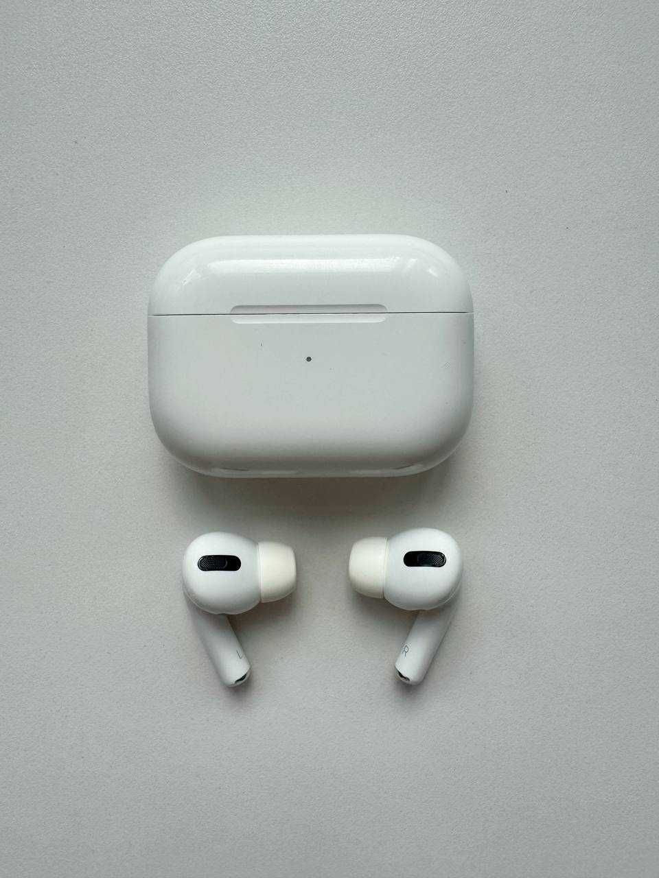 Навушники AirPods Pro 1 generation (тільки лівий навушник робочий)