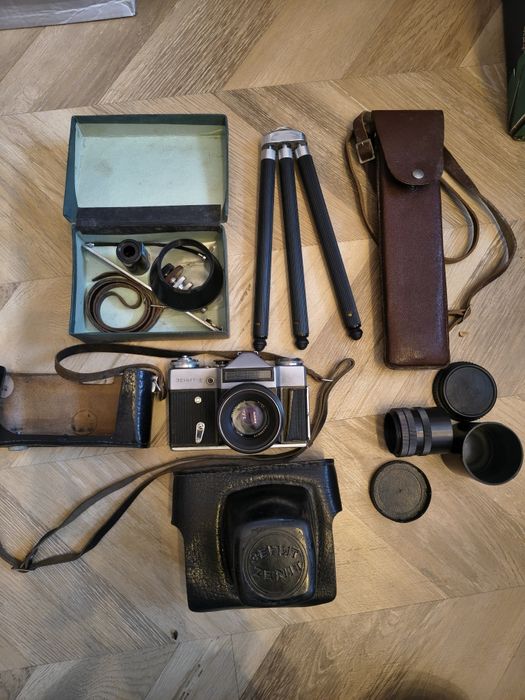Zenit EC z obiektywem Helios 44-2 2/58 plus dodatki i statyw