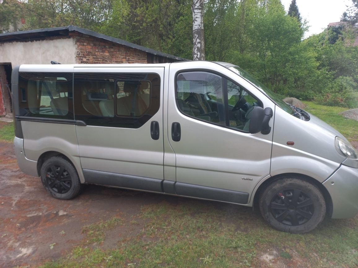 Opel Vivaro 2.5 minibus 8 osobowy