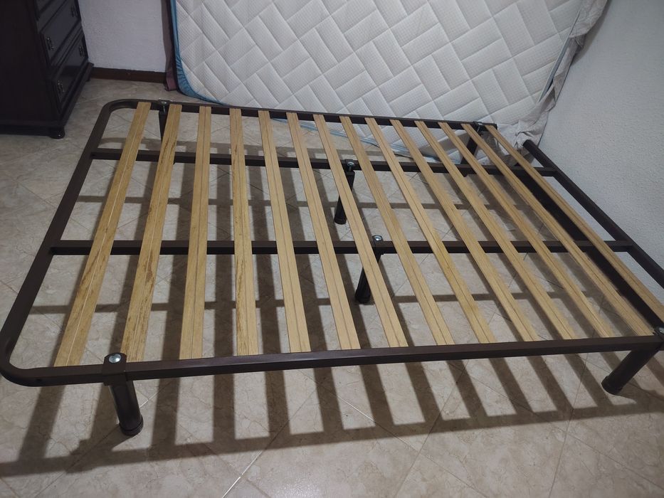 Cama de casal com colchão