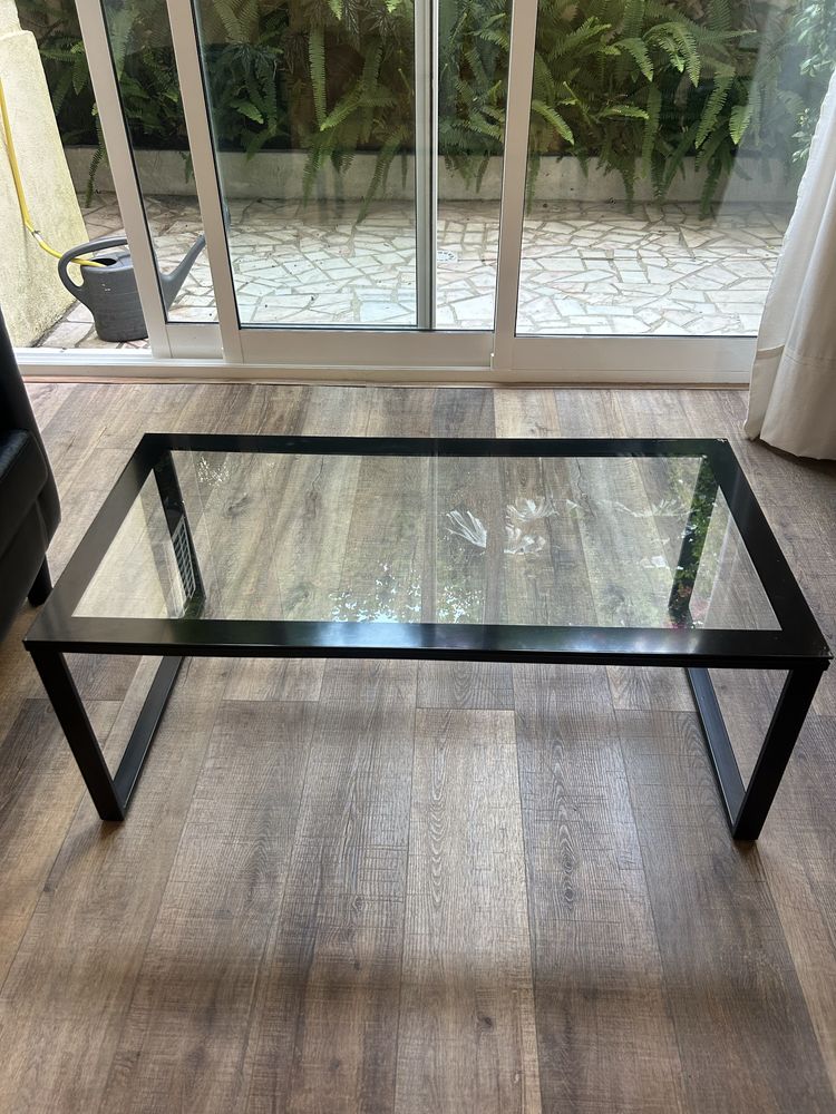 Mesa de Vidro com rebordo preto