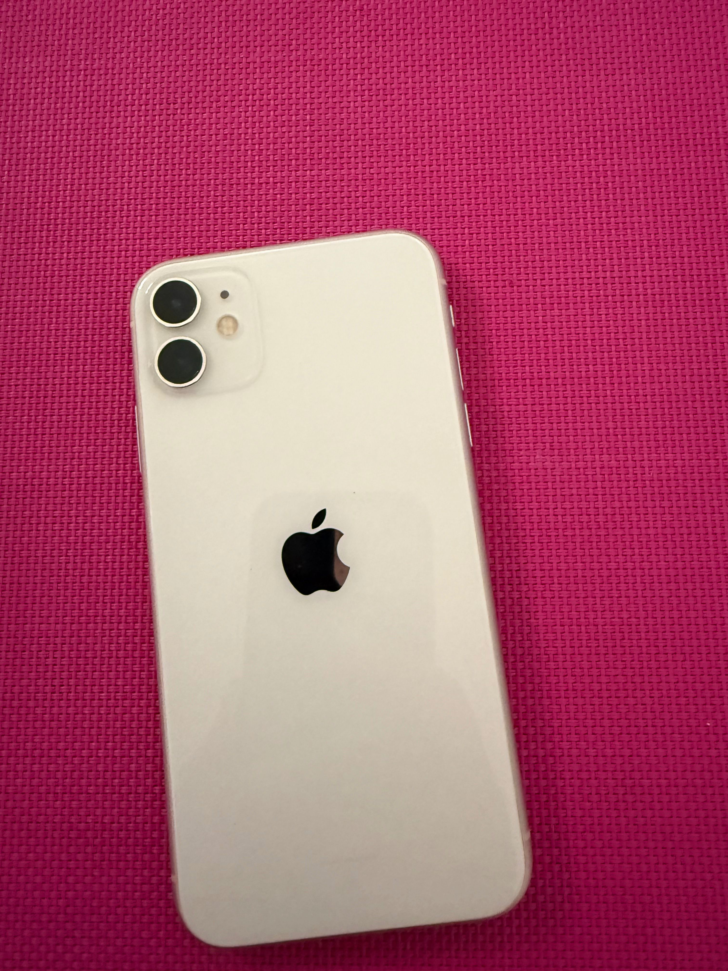 iPhone 11 sem detalhes