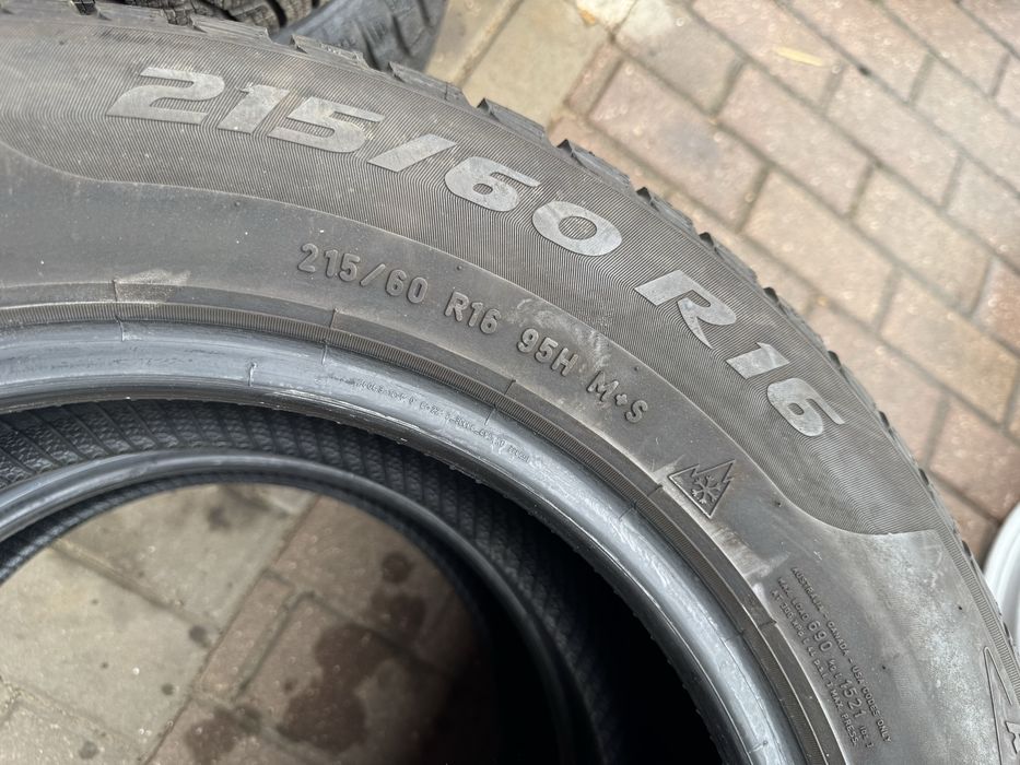 Dwie opony zimowe 215/60/16 PIRELLI Używane F-Vat