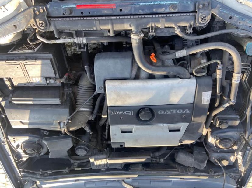 Volvo s40 viatura a trabalhar bem