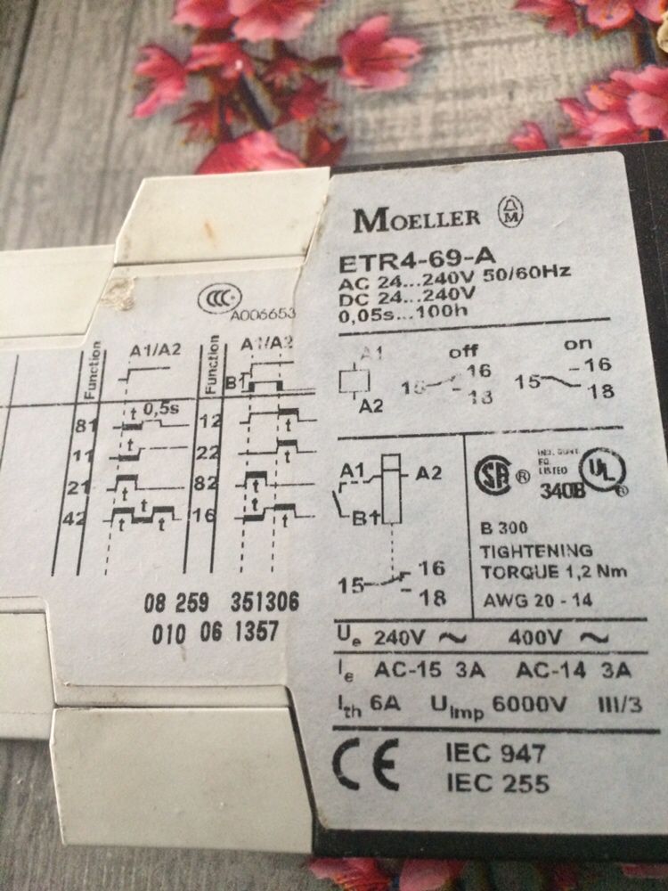 Przekaźnik czasowy 1P 3A 0,05sek-100h 24-240V AC/DC MOELLER