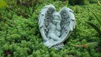 Ангел в крилах в сад