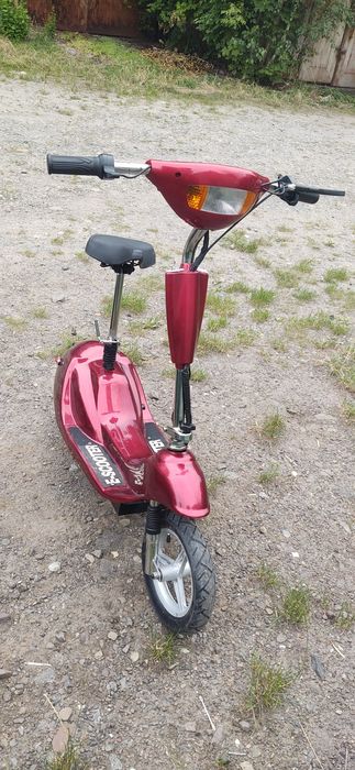 Самокат - Електроскутер  Чехія  новий акумулятор 12 а/год літій
