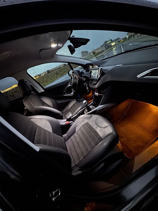 Peugeot 2008 Allure 1.6 e-Hdi 115cv