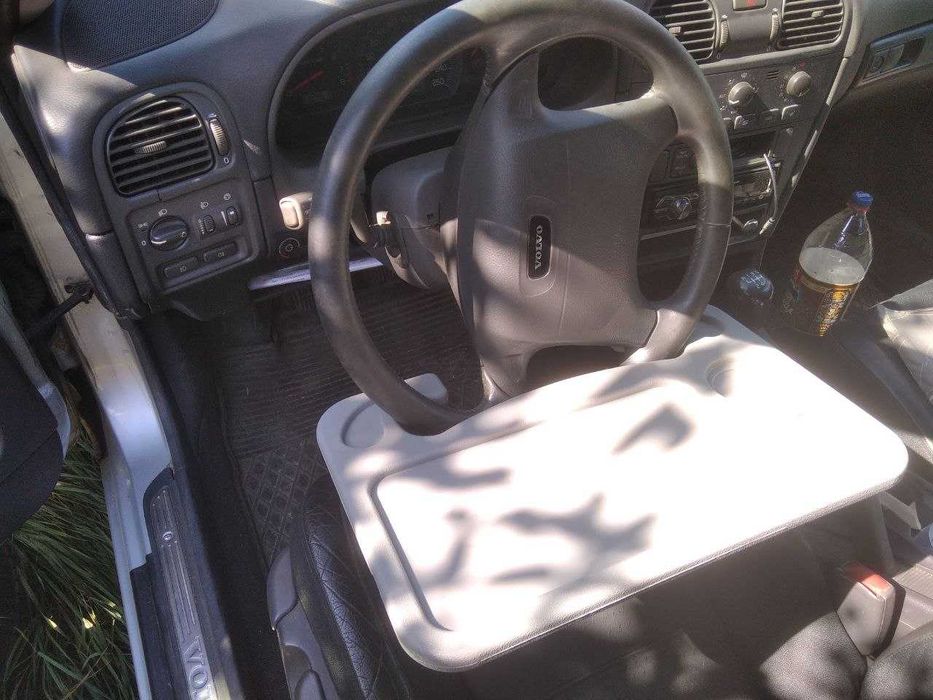 Столик на руль автомобильный многофункциональный из пластика серый