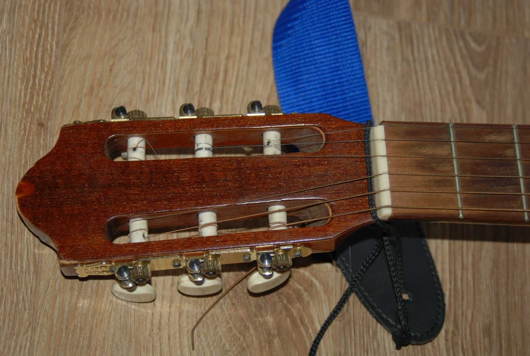 Stara gitara klasyczna Strunal AMADA 4655 4/4