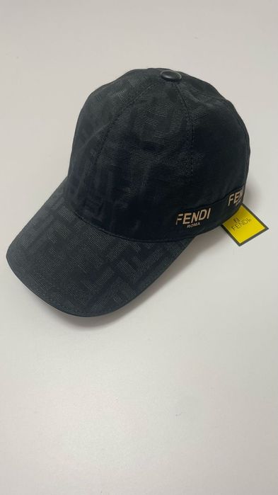 Fendi бейсболка розмір м 54- 58см кепка