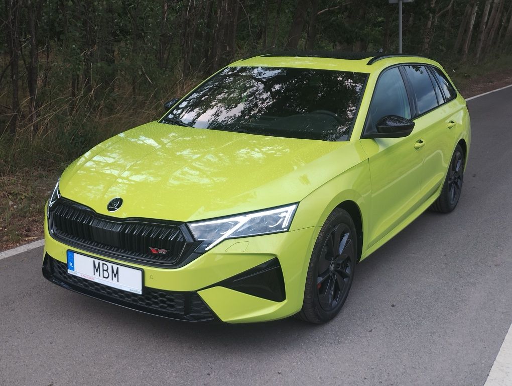 Skoda Octavia Vrs 2025 to wypożyczalnia wynajem MBM