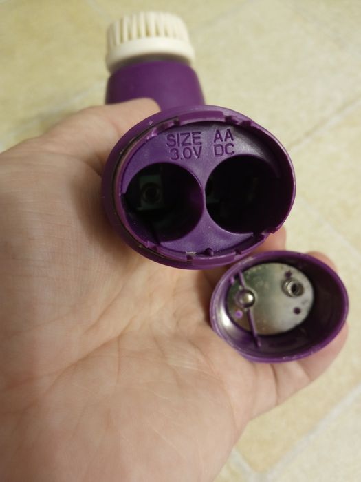 Щёточка для очищения кожи лица Мери Кей