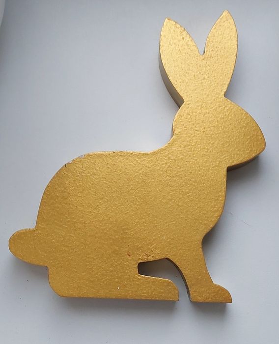 Drewniany złoty zając królik wielkanocny